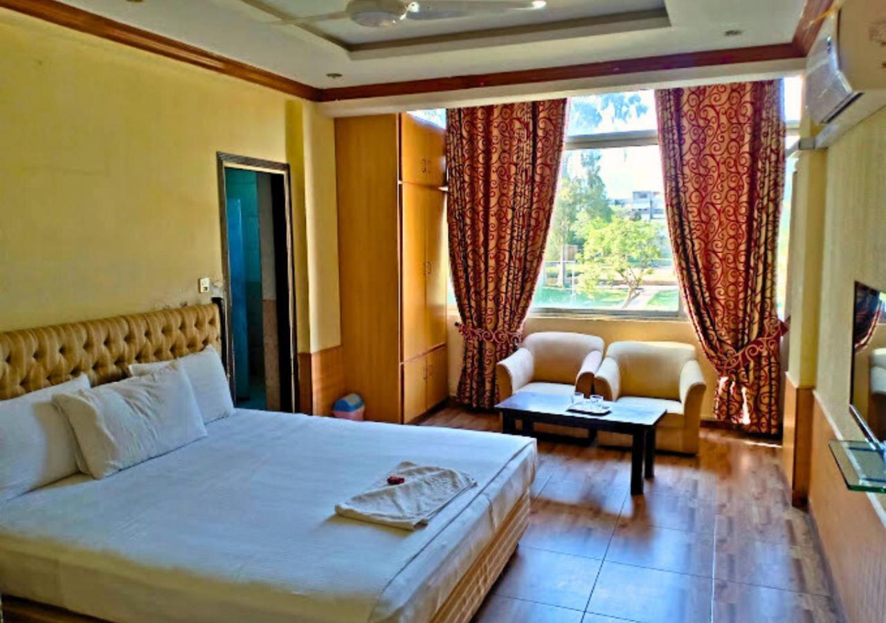New Islamabad Hotel Eksteriør bilde